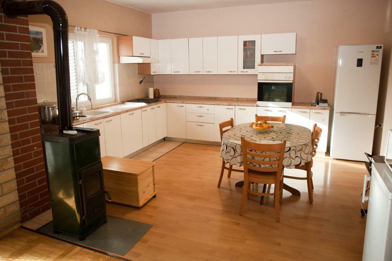 Apartman Ana Radovin Exterior photo
